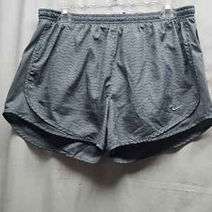 Nike Light Gray Wave-Print Athletic Shorts